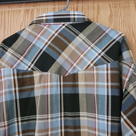 Wrangler Men's Plaid Shirt - Picture 5 of 5